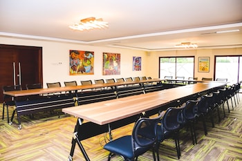 the residences at karen country club
