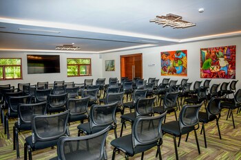 the residences at karen country club