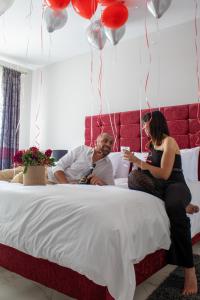 100 boutique living