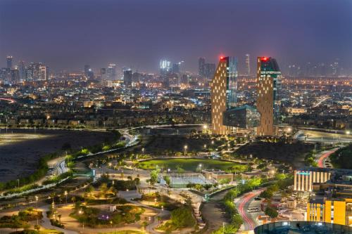 holiday inn and suites dubai science park