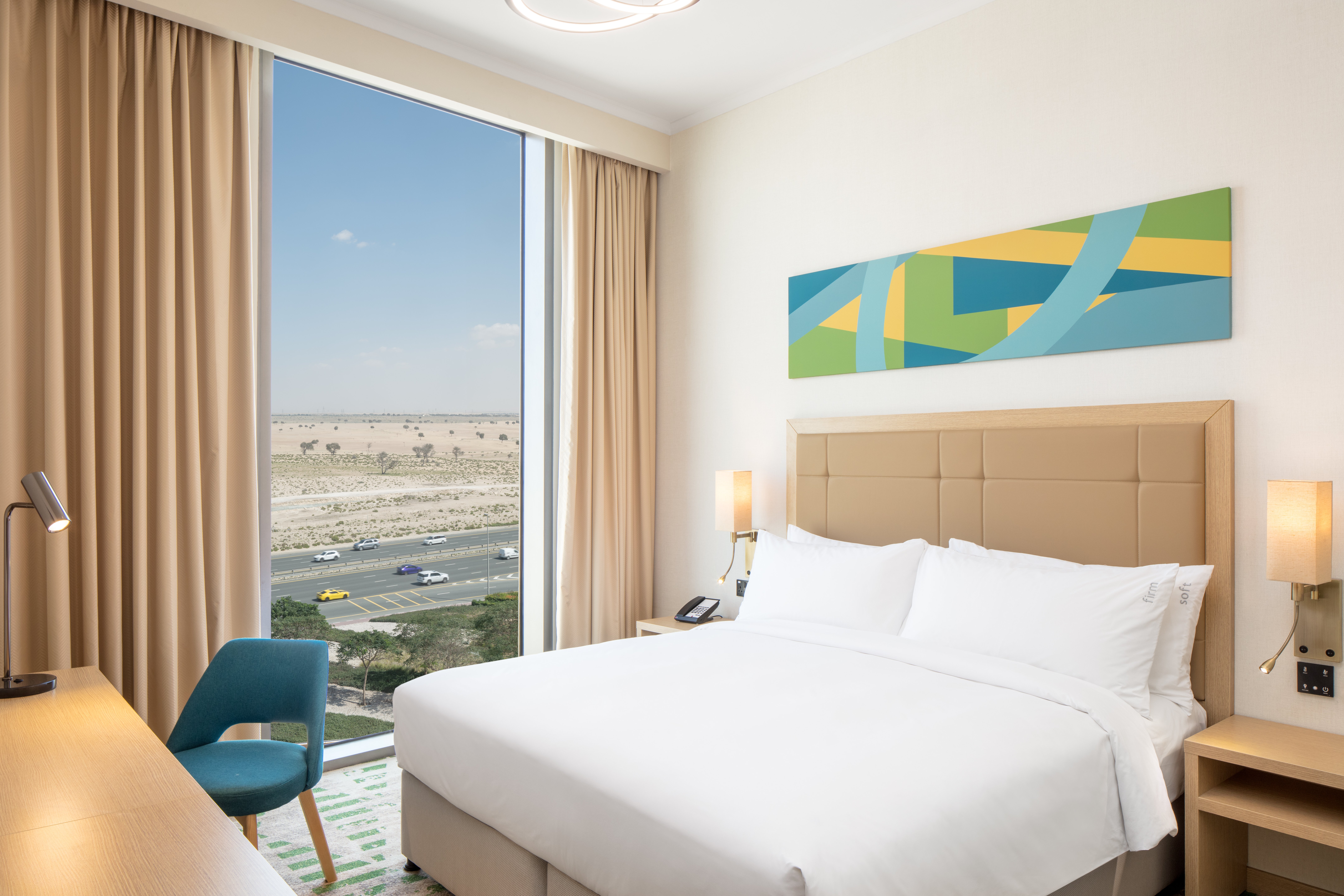 holiday inn and suites dubai science park