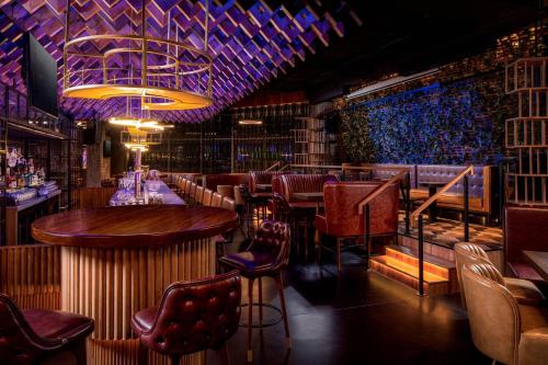 holiday inn and suites dubai science park