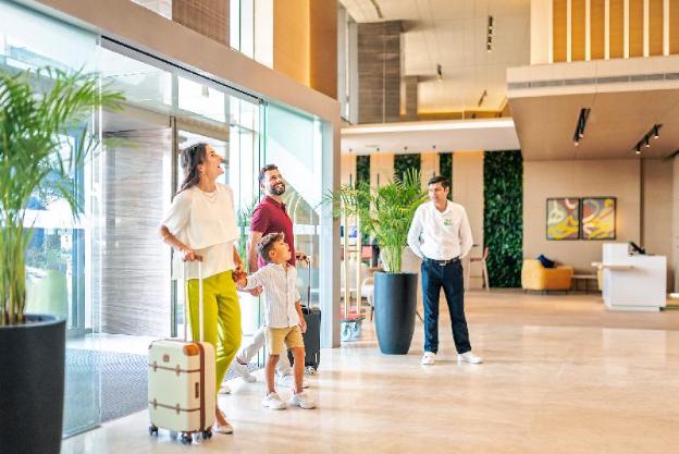 holiday inn and suites dubai science park