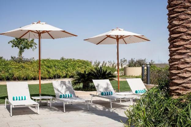 holiday inn and suites dubai science park