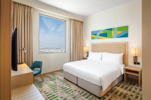 holiday inn and suites dubai science park