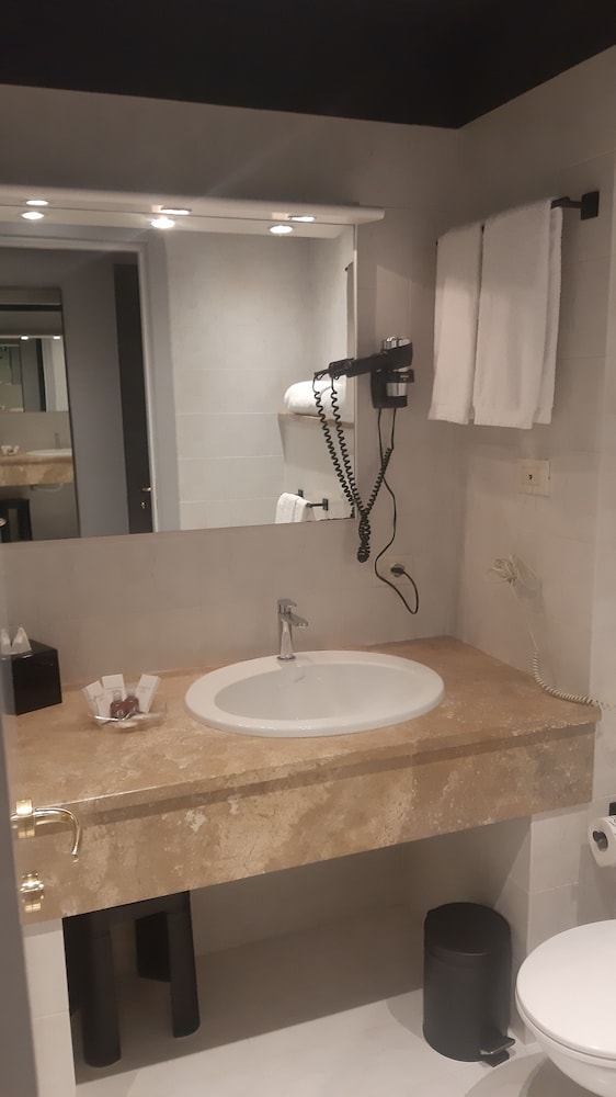 hilton garden inn bologna north