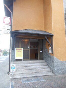 hotel henry