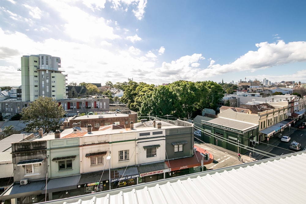 The Urban Newtown,Newtown>>Camperdown,4 star