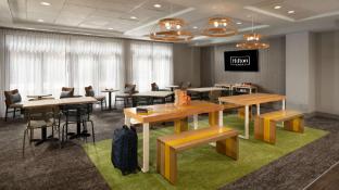 spark by hilton houston bush intercontinental airport