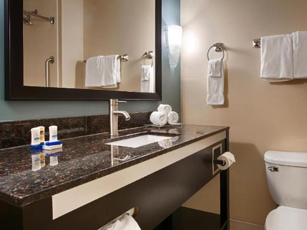 spark by hilton houston bush intercontinental airport