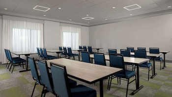 spark by hilton houston bush intercontinental airport