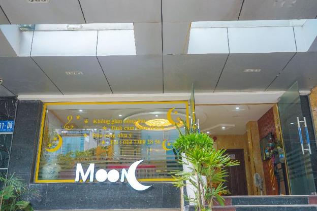moon hotel