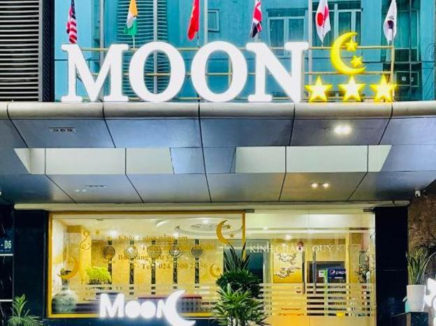 moon hotel