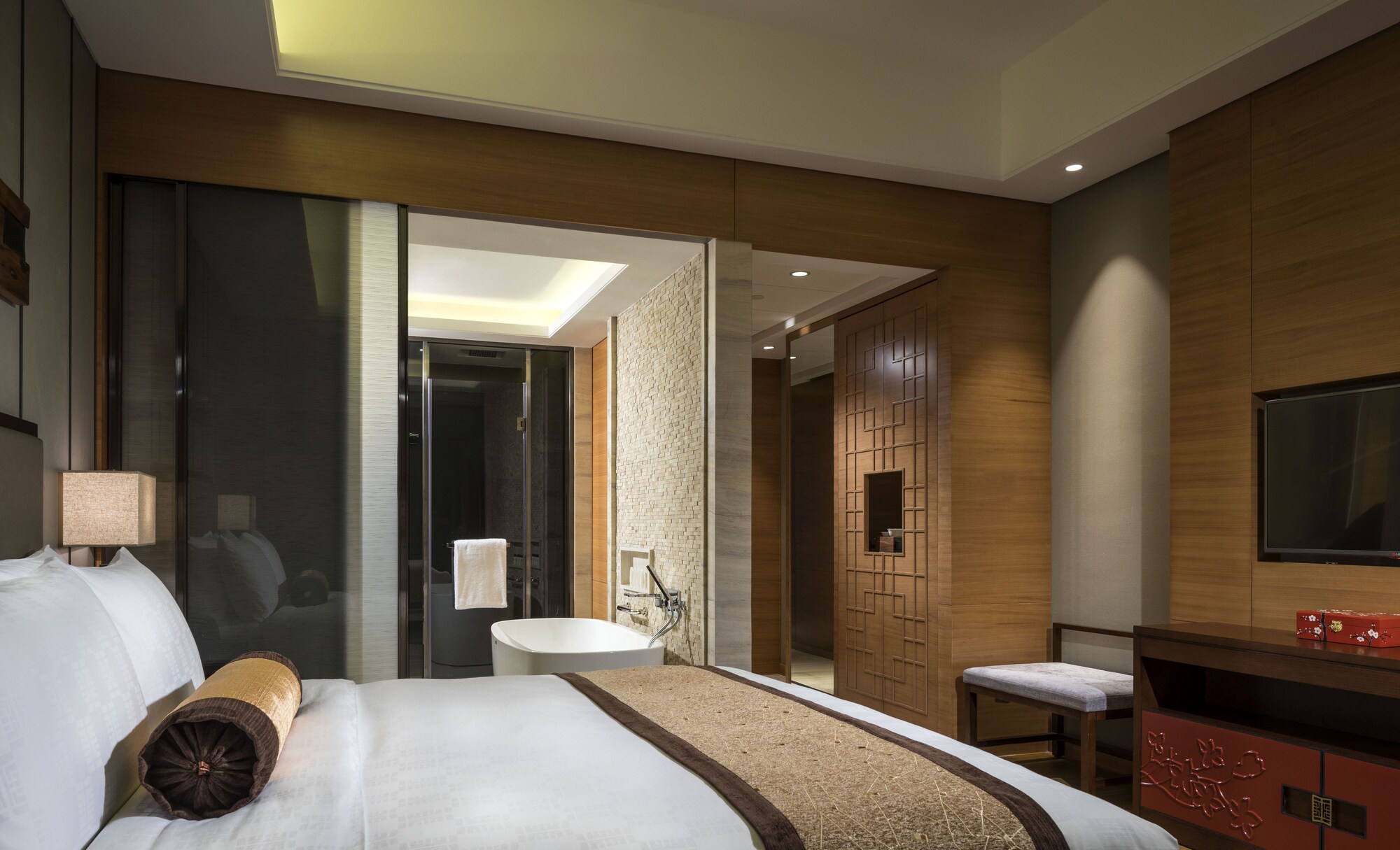 hualuxe hotels and resorts yangjiang city center