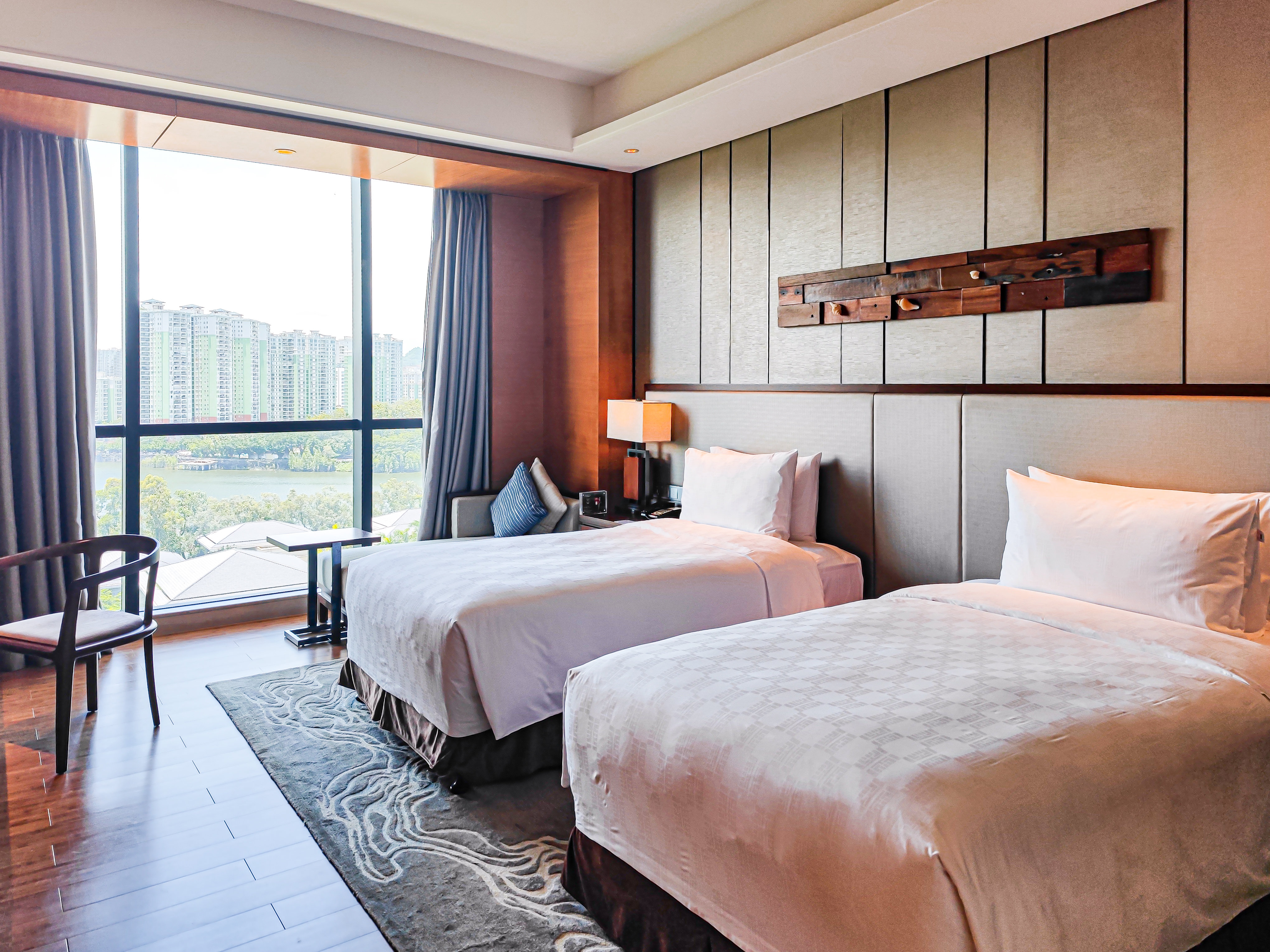 hualuxe hotels and resorts yangjiang city center