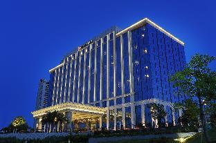 hualuxe hotels and resorts yangjiang city center