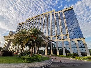 hualuxe hotels and resorts yangjiang city center