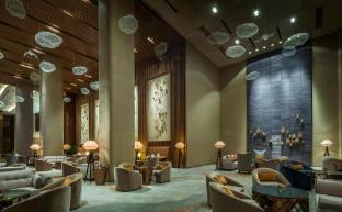 hualuxe hotels and resorts yangjiang city center
