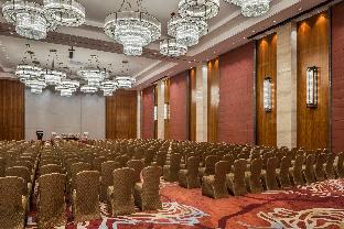 hualuxe hotels and resorts yangjiang city center