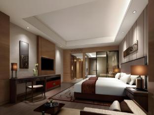 hualuxe hotels and resorts yangjiang city center