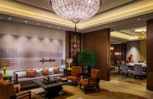 hualuxe hotels and resorts yangjiang city center