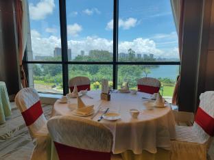 hualuxe hotels and resorts yangjiang city center