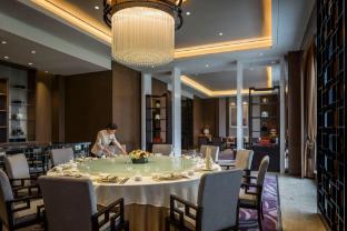 hualuxe hotels and resorts yangjiang city center
