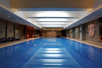 Hualuxe Hotels & Resorts Yangjiang City Center,Yangjiang>>Shenzhen,4 star