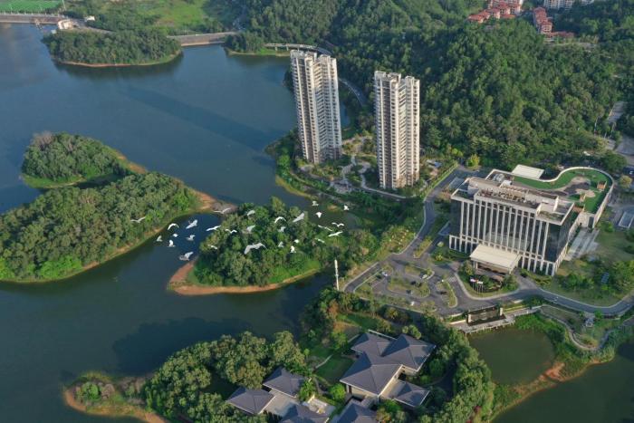 hualuxe hotels and resorts yangjiang city center