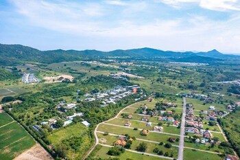 4 bedroom modern pool villa bl10