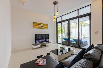 3 bedroom pool villa bl2
