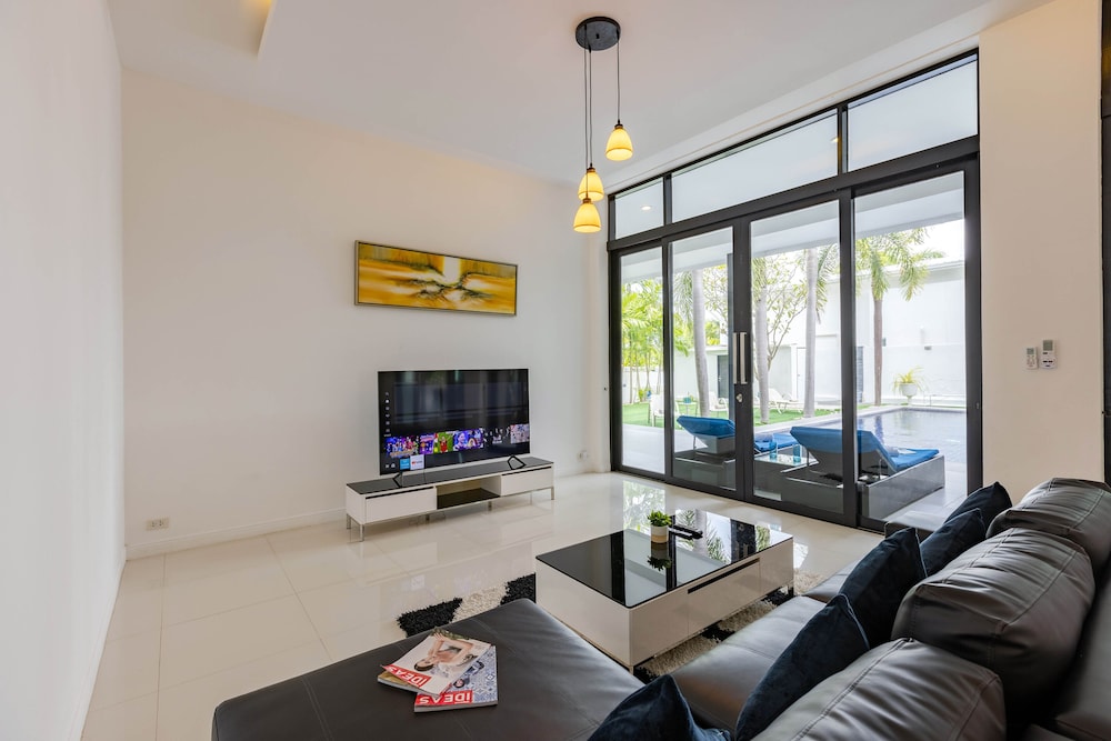 3 bedroom pool villa bl2