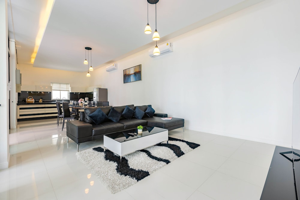 3 bedroom pool villa bl2