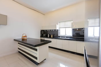 3 bedroom pool villa bl2