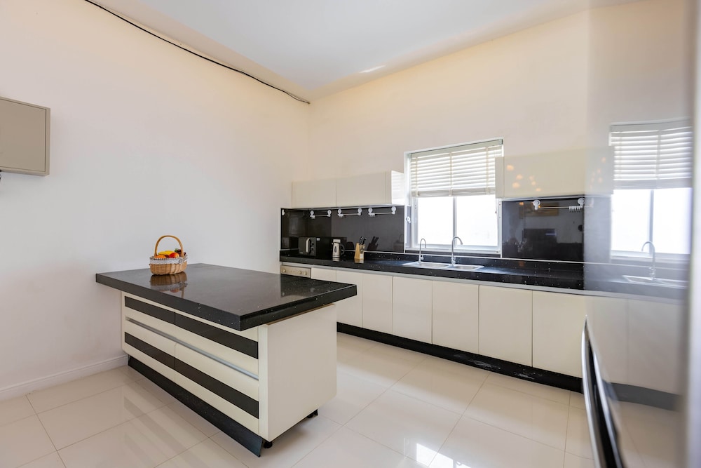 3 bedroom pool villa bl2