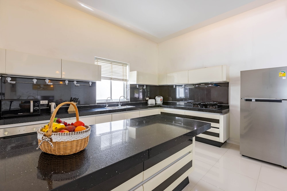 3 bedroom pool villa bl2