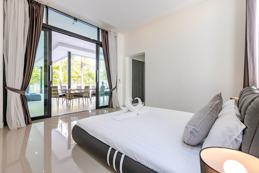3 bedroom pool villa bl2