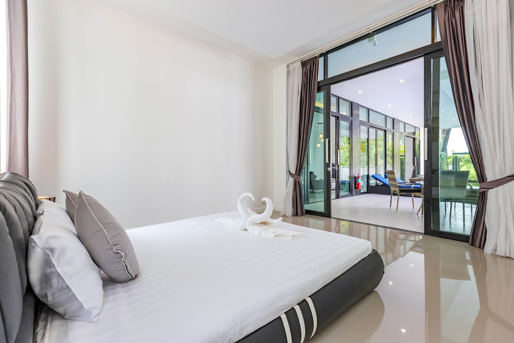 3 bedroom pool villa bl2