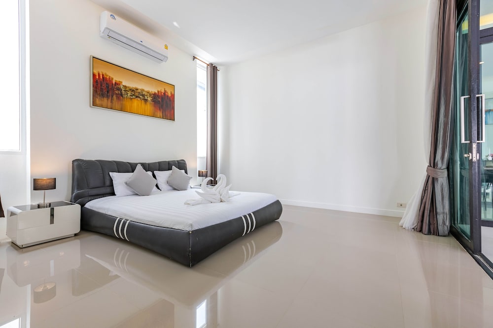 3 bedroom pool villa bl2