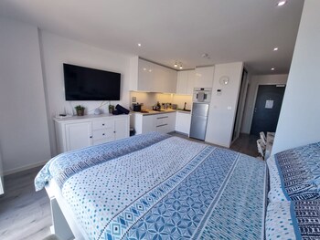 top floor studio the hub self catering