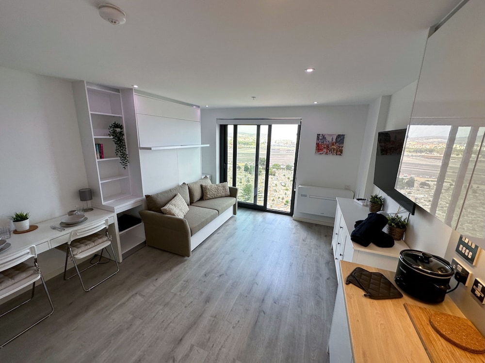 top floor studio the hub self catering