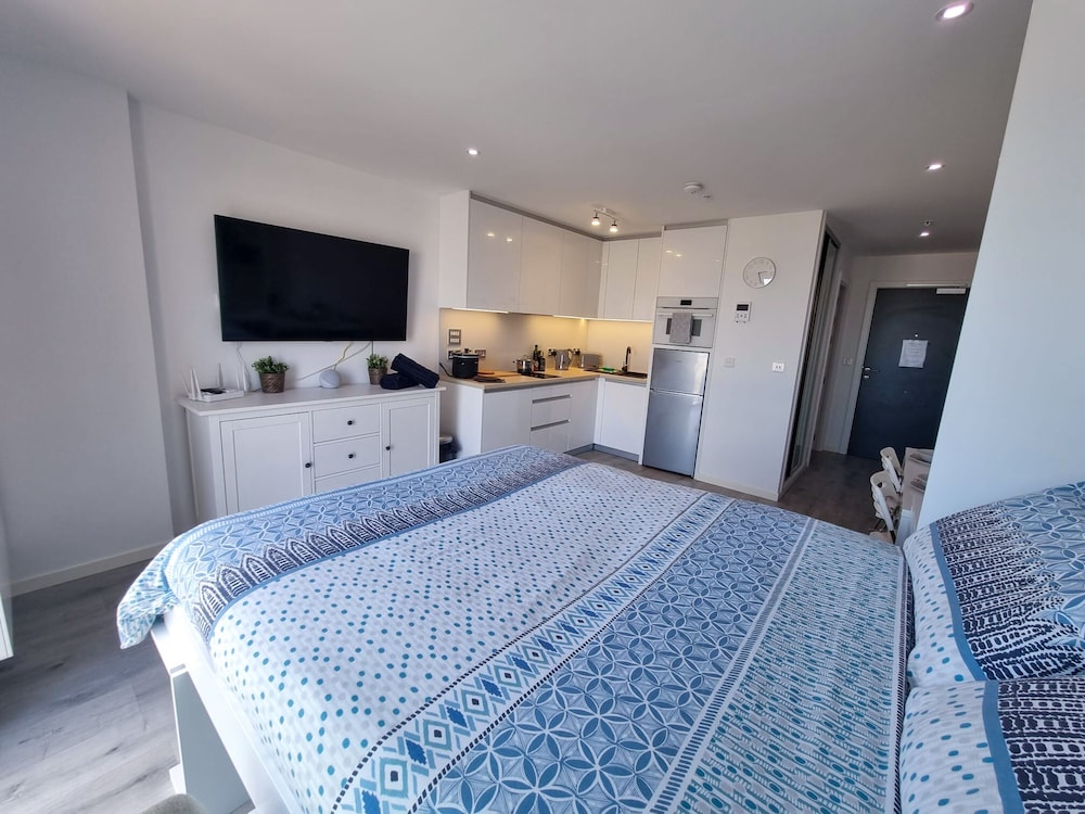 top floor studio the hub self catering