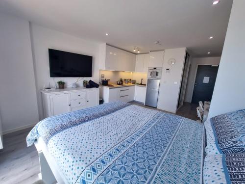 top floor studio the hub self catering