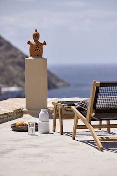 apsila pool suites