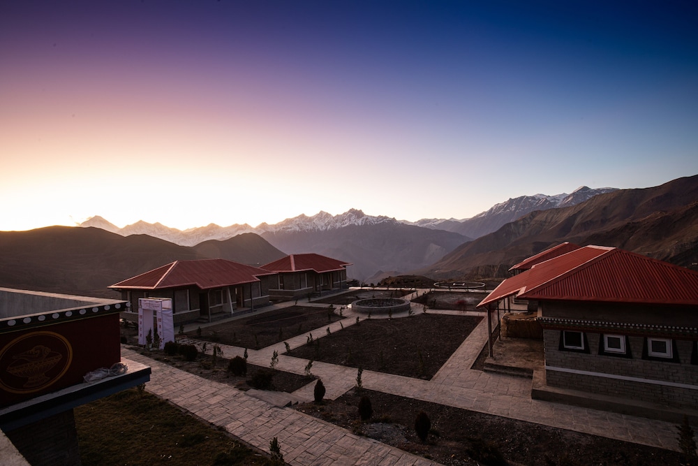 lo mustang himalayan resort