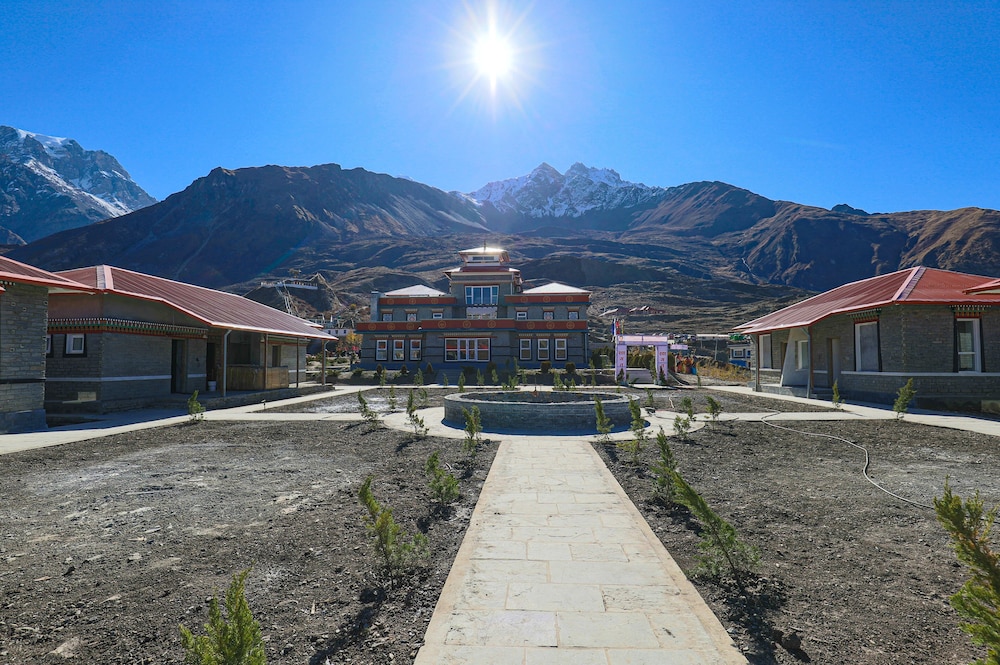 lo mustang himalayan resort