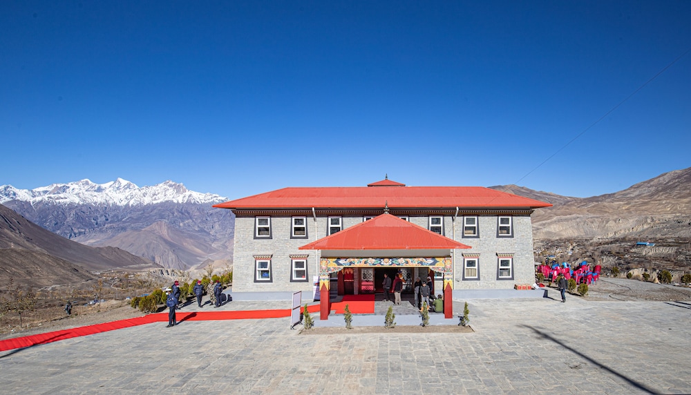 lo mustang himalayan resort