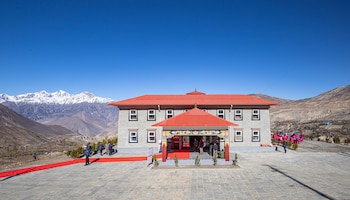 lo mustang himalayan resort