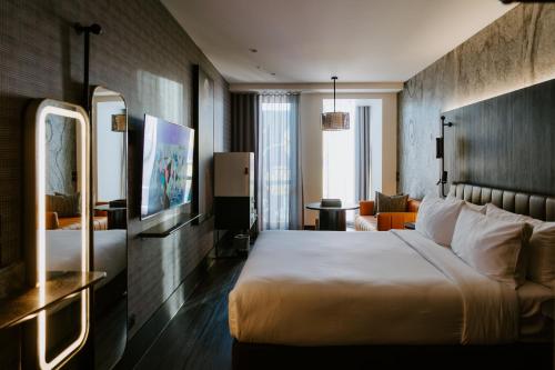 the motley hotel