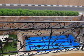 royal mountain hotel